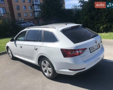 Шкода Суперб 2016 в Каменце-Подольском на Automoto.ua Белый Шкода Суперб, объемом двигателя 2 л и пробегом 180 тыс. км за 17500 $, фото 3 на Automoto.ua
