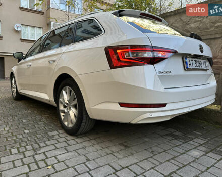 Белый Шкода Суперб, объемом двигателя 1.97 л и пробегом 163 тыс. км за 19500 $, фото 4 на Automoto.ua