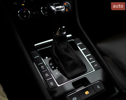 Білий Шкода Суперб, об'ємом двигуна 1.97 л та пробігом 327 тис. км за 17000 $, фото 41 на Automoto.ua