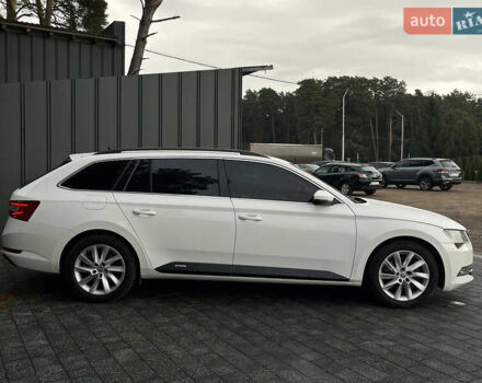 Белый Шкода Суперб, объемом двигателя 1.97 л и пробегом 265 тыс. км за 14999 $, фото 5 на Automoto.ua