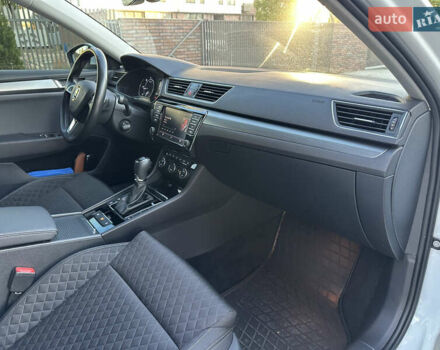 Белый Шкода Суперб, объемом двигателя 1.97 л и пробегом 225 тыс. км за 17800 $, фото 40 на Automoto.ua