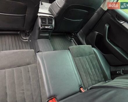 Білий Шкода Суперб, об'ємом двигуна 2 л та пробігом 288 тис. км за 15999 $, фото 33 на Automoto.ua