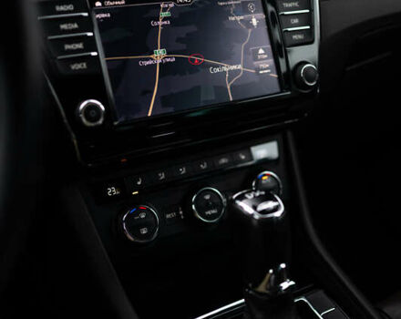 Білий Шкода Суперб, об'ємом двигуна 1.97 л та пробігом 327 тис. км за 17000 $, фото 40 на Automoto.ua