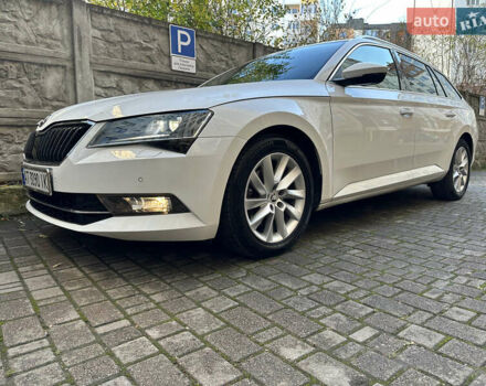 Белый Шкода Суперб, объемом двигателя 1.97 л и пробегом 163 тыс. км за 19500 $, фото 1 на Automoto.ua