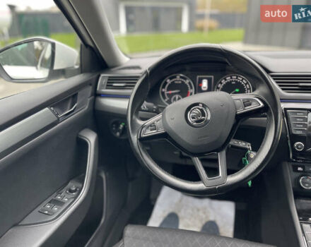 Белый Шкода Суперб, объемом двигателя 2 л и пробегом 254 тыс. км за 15800 $, фото 40 на Automoto.ua