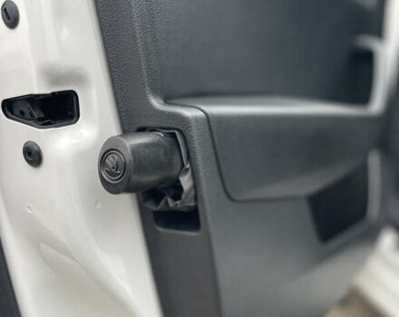 Белый Шкода Суперб, объемом двигателя 2 л и пробегом 254 тыс. км за 15800 $, фото 49 на Automoto.ua