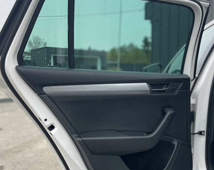 Белый Шкода Суперб, объемом двигателя 2 л и пробегом 254 тыс. км за 15800 $, фото 62 на Automoto.ua