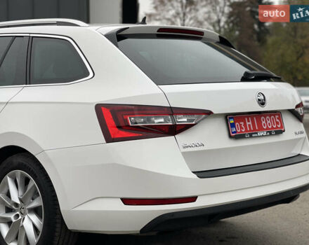 Белый Шкода Суперб, объемом двигателя 2 л и пробегом 254 тыс. км за 15800 $, фото 30 на Automoto.ua