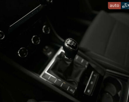 Белый Шкода Суперб, объемом двигателя 1.97 л и пробегом 265 тыс. км за 14999 $, фото 19 на Automoto.ua