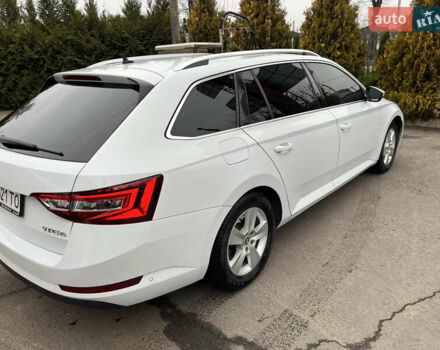 Белый Шкода Суперб, объемом двигателя 1.97 л и пробегом 323 тыс. км за 14500 $, фото 7 на Automoto.ua