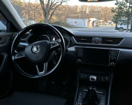 Белый Шкода Суперб, объемом двигателя 1.6 л и пробегом 291 тыс. км за 14500 $, фото 5 на Automoto.ua