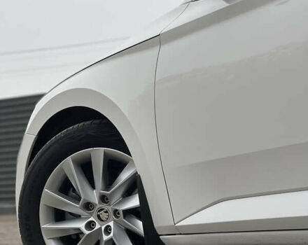 Белый Шкода Суперб, объемом двигателя 2 л и пробегом 254 тыс. км за 15800 $, фото 19 на Automoto.ua