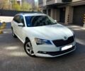 Белый Шкода Суперб, объемом двигателя 1.6 л и пробегом 238 тыс. км за 15400 $, фото 4 на Automoto.ua