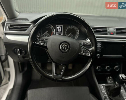 Белый Шкода Суперб, объемом двигателя 1.97 л и пробегом 265 тыс. км за 14999 $, фото 18 на Automoto.ua