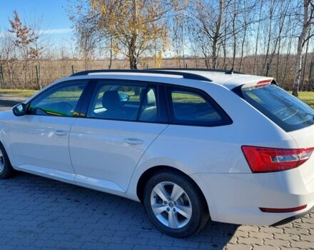 Білий Шкода Суперб, об'ємом двигуна 1.6 л та пробігом 200 тис. км за 12800 $, фото 5 на Automoto.ua