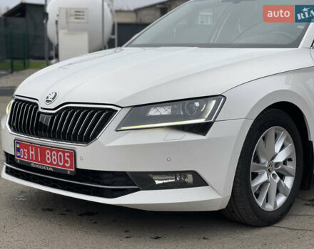 Белый Шкода Суперб, объемом двигателя 2 л и пробегом 254 тыс. км за 15800 $, фото 4 на Automoto.ua