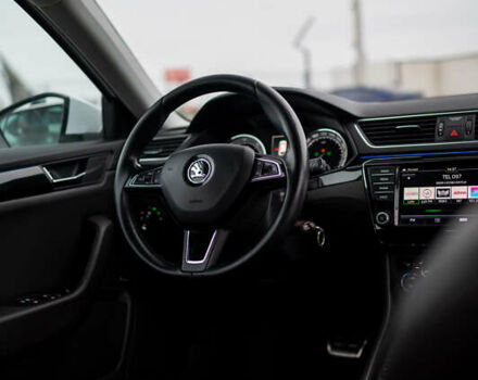 Білий Шкода Суперб, об'ємом двигуна 1.97 л та пробігом 327 тис. км за 17000 $, фото 23 на Automoto.ua