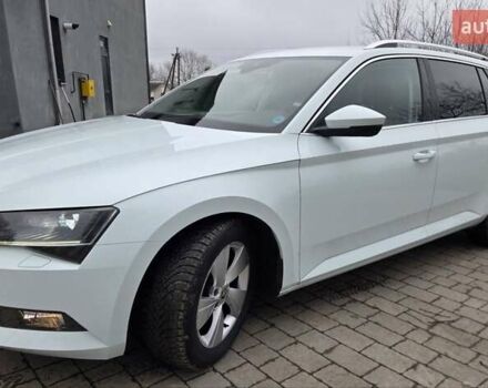 Білий Шкода Суперб, об'ємом двигуна 2 л та пробігом 288 тис. км за 15999 $, фото 1 на Automoto.ua
