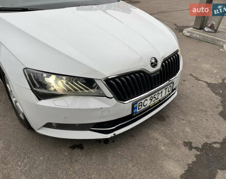 Белый Шкода Суперб, объемом двигателя 1.97 л и пробегом 323 тыс. км за 14500 $, фото 9 на Automoto.ua