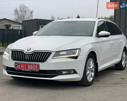 Белый Шкода Суперб, объемом двигателя 2 л и пробегом 254 тыс. км за 15800 $, фото 1 на Automoto.ua