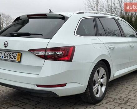 Білий Шкода Суперб, об'ємом двигуна 2 л та пробігом 288 тис. км за 15999 $, фото 53 на Automoto.ua