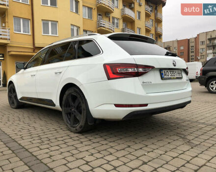 Білий Шкода Суперб, об'ємом двигуна 2 л та пробігом 160 тис. км за 20500 $, фото 5 на Automoto.ua