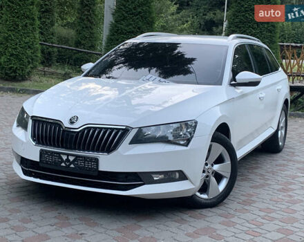 Белый Шкода Суперб, объемом двигателя 1.97 л и пробегом 296 тыс. км за 15600 $, фото 2 на Automoto.ua