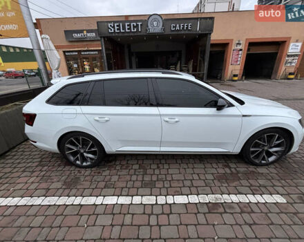 Белый Шкода Суперб, объемом двигателя 1.97 л и пробегом 291 тыс. км за 18900 $, фото 3 на Automoto.ua