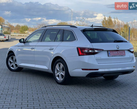 Шкода Суперб 2017 в Нововолынск на Automoto.ua Белый Шкода Суперб, объемом двигателя 1.6 л и пробегом 242 тыс. км за 13500 $, фото 10 на Automoto.ua