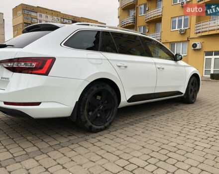Білий Шкода Суперб, об'ємом двигуна 2 л та пробігом 160 тис. км за 20500 $, фото 6 на Automoto.ua