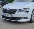 Белый Шкода Суперб, объемом двигателя 1.97 л и пробегом 319 тыс. км за 14400 $, фото 1 на Automoto.ua