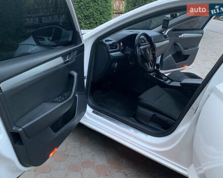 Белый Шкода Суперб, объемом двигателя 1.97 л и пробегом 296 тыс. км за 15600 $, фото 31 на Automoto.ua