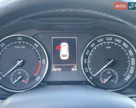 Білий Шкода Суперб, об'ємом двигуна 1.6 л та пробігом 240 тис. км за 13250 $, фото 24 на Automoto.ua