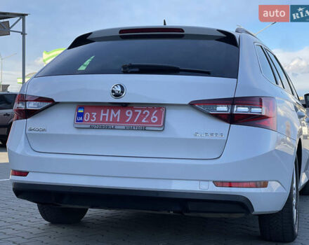 Шкода Суперб 2017 в Нововолынск на Automoto.ua Белый Шкода Суперб, объемом двигателя 1.6 л и пробегом 242 тыс. км за 13500 $, фото 7 на Automoto.ua