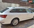 Белый Шкода Суперб, объемом двигателя 1.97 л и пробегом 267 тыс. км за 17000 $, фото 5 на Automoto.ua