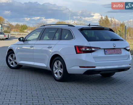 Білий Шкода Суперб, об'ємом двигуна 1.6 л та пробігом 240 тис. км за 13250 $, фото 8 на Automoto.ua