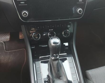 Белый Шкода Суперб, объемом двигателя 2 л и пробегом 219 тыс. км за 18000 $, фото 3 на Automoto.ua