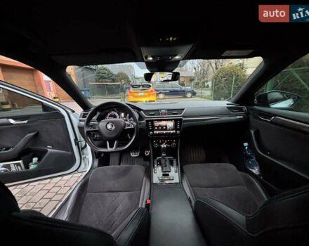 Белый Шкода Суперб, объемом двигателя 1.97 л и пробегом 291 тыс. км за 18900 $, фото 14 на Automoto.ua