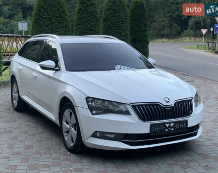 Белый Шкода Суперб, объемом двигателя 1.97 л и пробегом 296 тыс. км за 15600 $, фото 12 на Automoto.ua