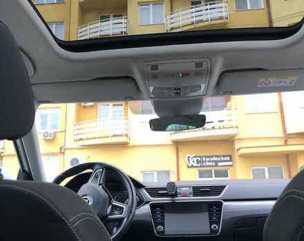 Білий Шкода Суперб, об'ємом двигуна 2 л та пробігом 160 тис. км за 20500 $, фото 16 на Automoto.ua