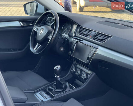 Білий Шкода Суперб, об'ємом двигуна 1.6 л та пробігом 240 тис. км за 13250 $, фото 42 на Automoto.ua