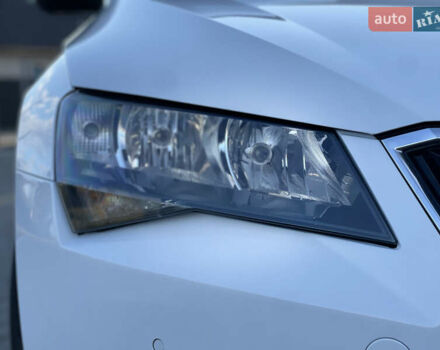 Шкода Суперб 2017 в Нововолынск на Automoto.ua Белый Шкода Суперб, объемом двигателя 1.6 л и пробегом 242 тыс. км за 13500 $, фото 15 на Automoto.ua