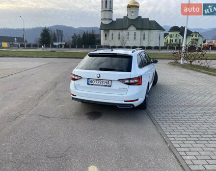 Белый Шкода Суперб, объемом двигателя 1.97 л и пробегом 250 тыс. км за 21900 $, фото 9 на Automoto.ua