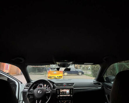 Белый Шкода Суперб, объемом двигателя 1.97 л и пробегом 291 тыс. км за 18900 $, фото 15 на Automoto.ua