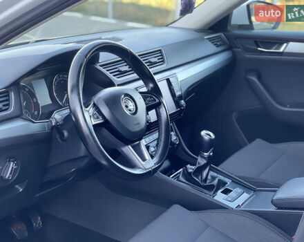 Білий Шкода Суперб, об'ємом двигуна 1.6 л та пробігом 240 тис. км за 13250 $, фото 37 на Automoto.ua