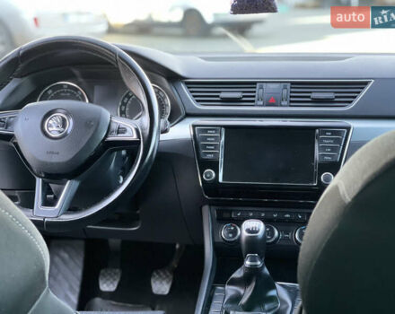 Білий Шкода Суперб, об'ємом двигуна 1.6 л та пробігом 240 тис. км за 13250 $, фото 34 на Automoto.ua