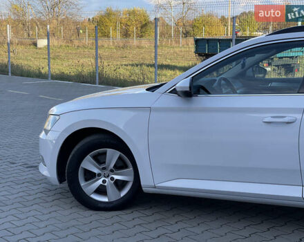 Шкода Суперб 2017 в Нововолынск на Automoto.ua Белый Шкода Суперб, объемом двигателя 1.6 л и пробегом 242 тыс. км за 13500 $, фото 12 на Automoto.ua