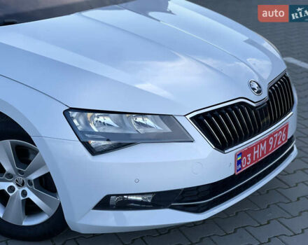 Білий Шкода Суперб, об'ємом двигуна 1.6 л та пробігом 240 тис. км за 13250 $, фото 2 на Automoto.ua