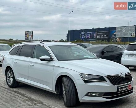 Белый Шкода Суперб, объемом двигателя 1.6 л и пробегом 117 тыс. км за 17590 $, фото 2 на Automoto.ua