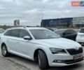 Белый Шкода Суперб, объемом двигателя 1.6 л и пробегом 117 тыс. км за 17590 $, фото 2 на Automoto.ua